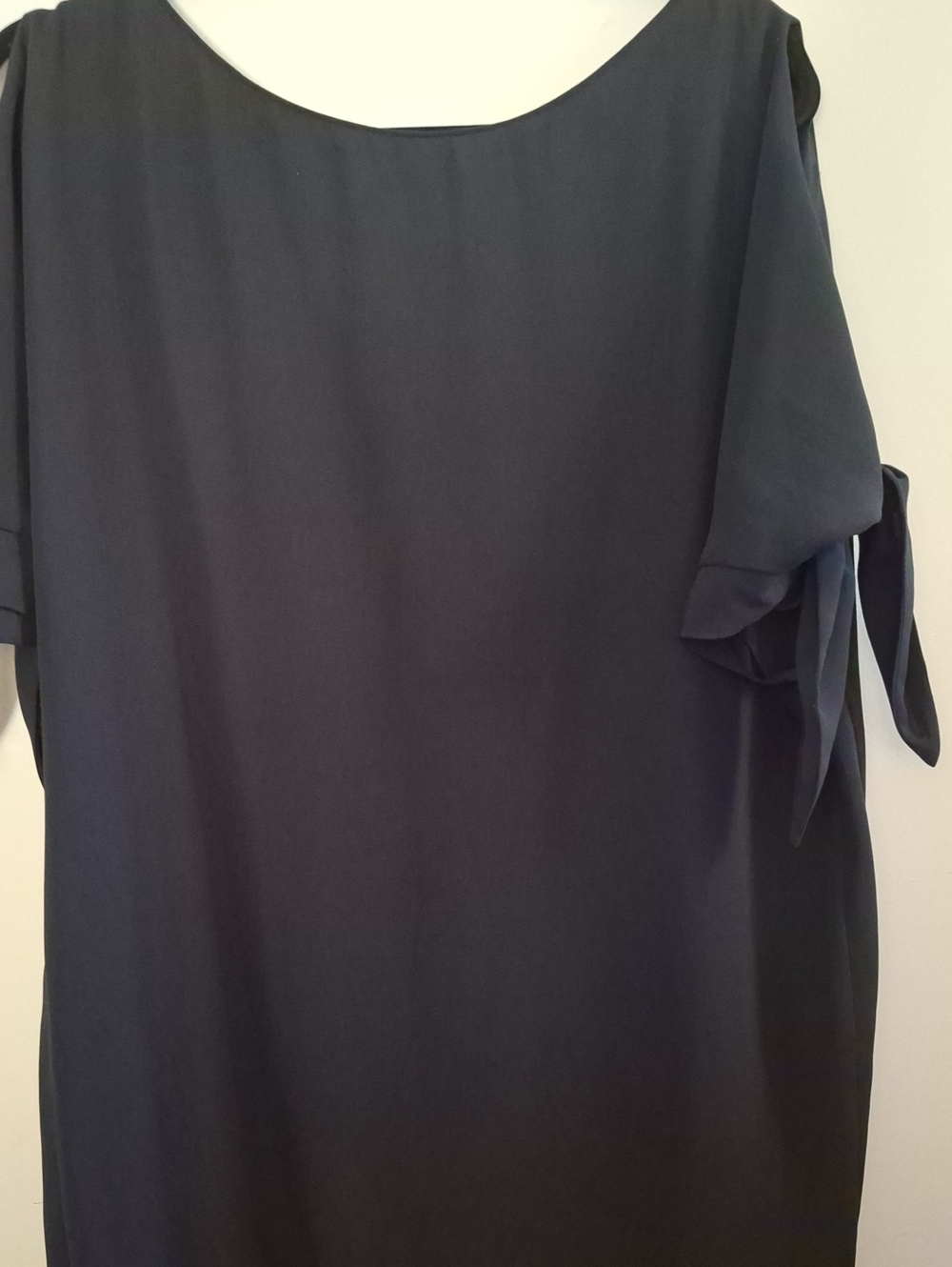 Vince Camuto Black, Short-Sleeve Dress with Sleeve Tie